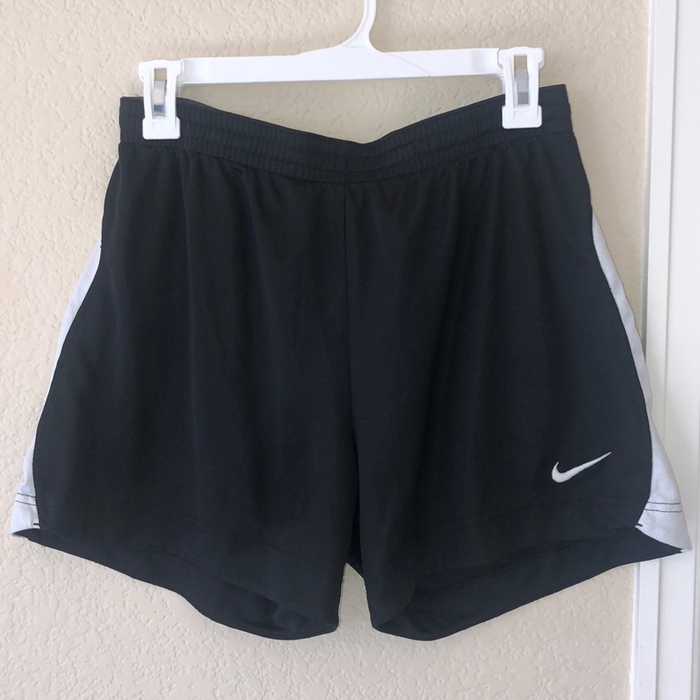 NIKE athletic short